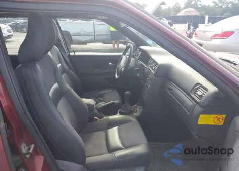 2000 Volvo V70 Se from USA, damaged, VIN YV1LW61J8Y2644104